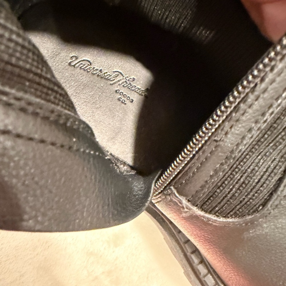 Chelsea Universal Thread Black Ankle Booties - Picture 5 of 7